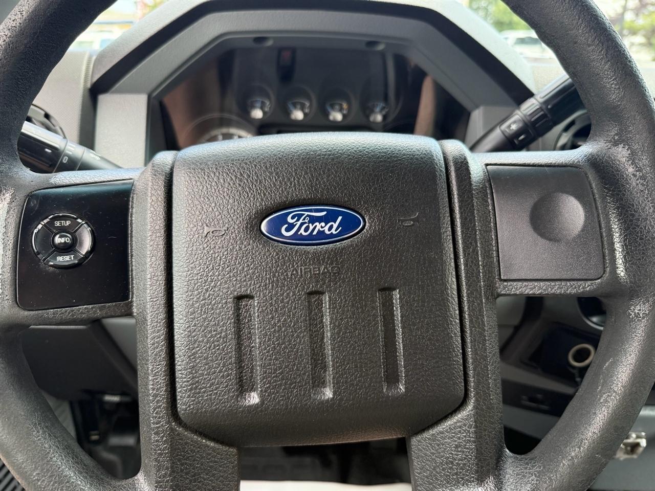 Ford Super Duty F-250 SRW 4WD Reg Cab 137" XLT 2015