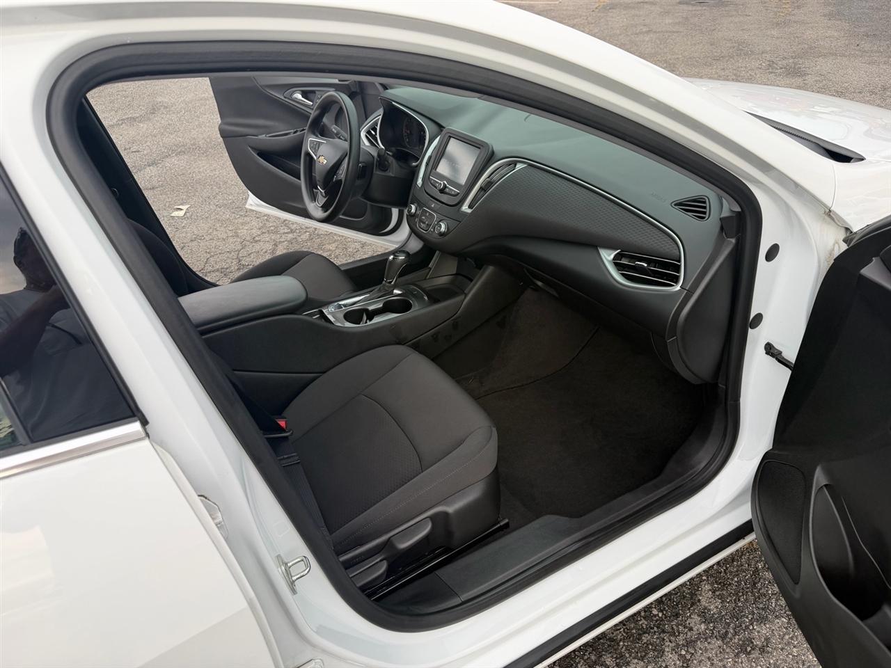 Chevrolet Malibu 4dr Sdn LS w/1FL 2018