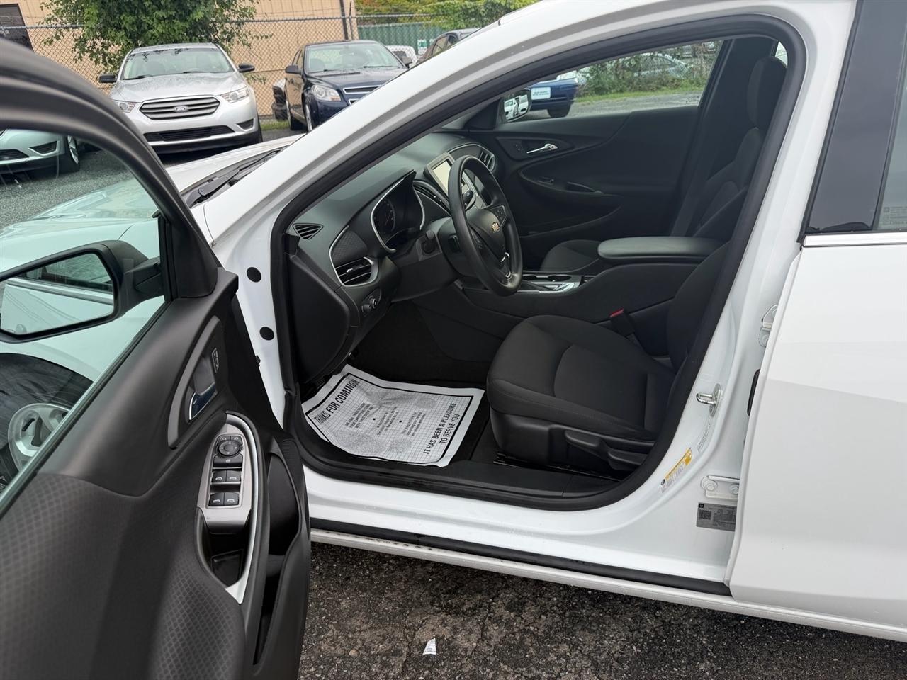 Chevrolet Malibu 4dr Sdn LS w/1FL 2018