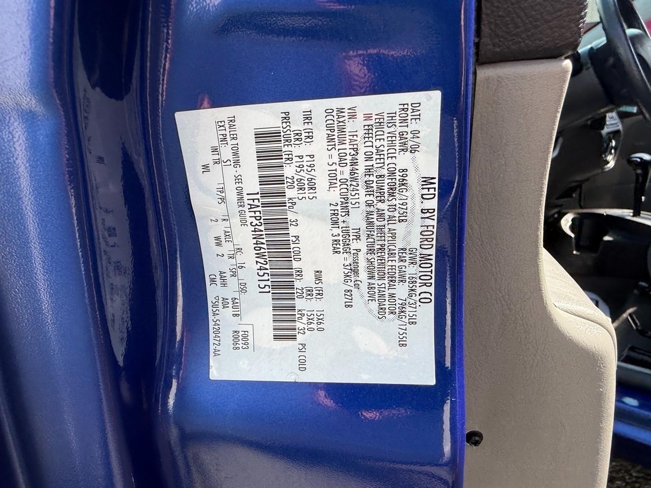 Ford Focus 4dr Sdn ZX4 SES 2006
