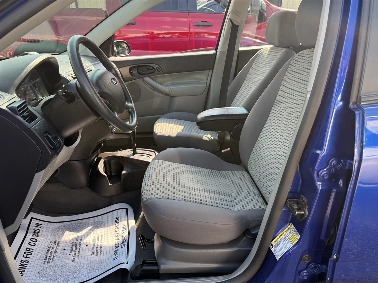 Ford Focus 4dr Sdn ZX4 SES 2006