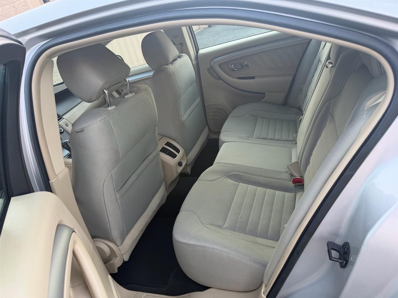 Ford Taurus SE FWD 2017