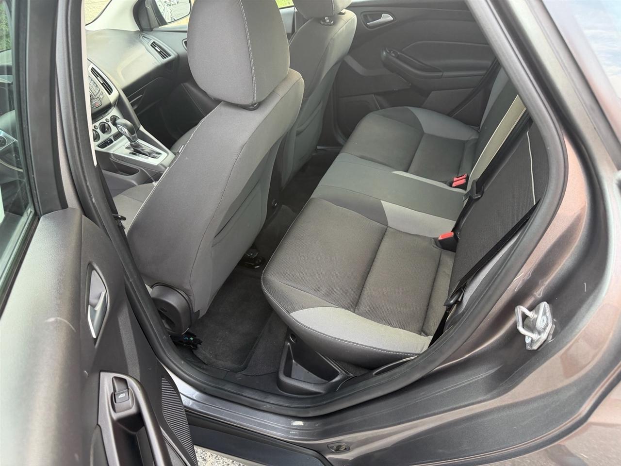 Ford Focus 4dr Sdn SE 2014