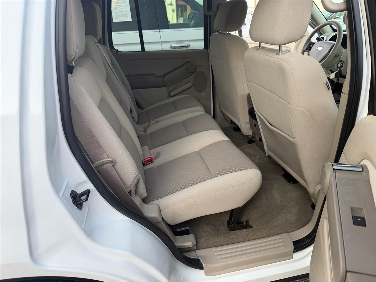 Ford Explorer 4dr 114" WB 4.0L XLS 4WD 2006