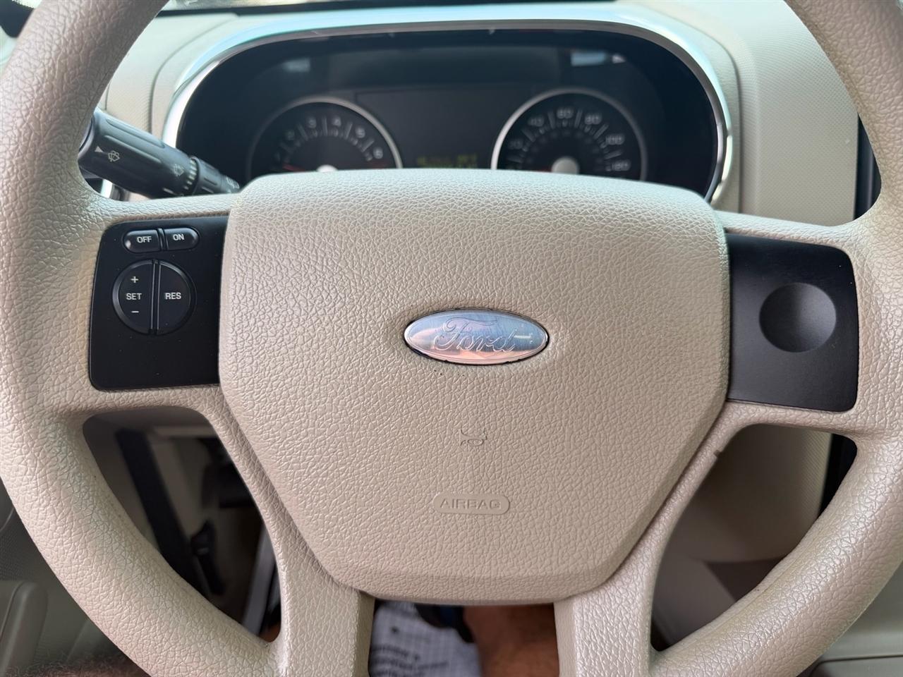 Ford Explorer 4dr 114" WB 4.0L XLS 4WD 2006