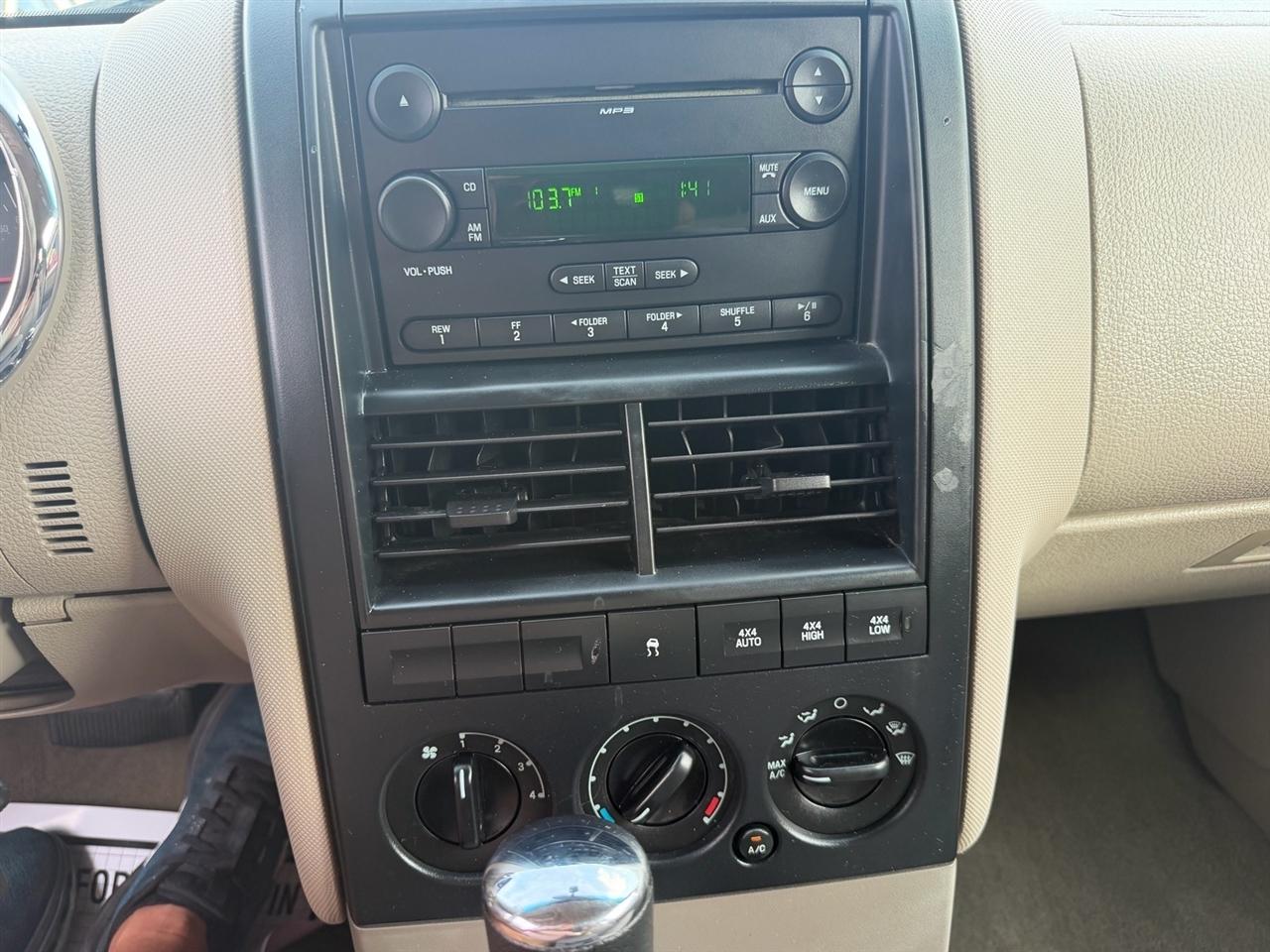 Ford Explorer 4dr 114" WB 4.0L XLS 4WD 2006
