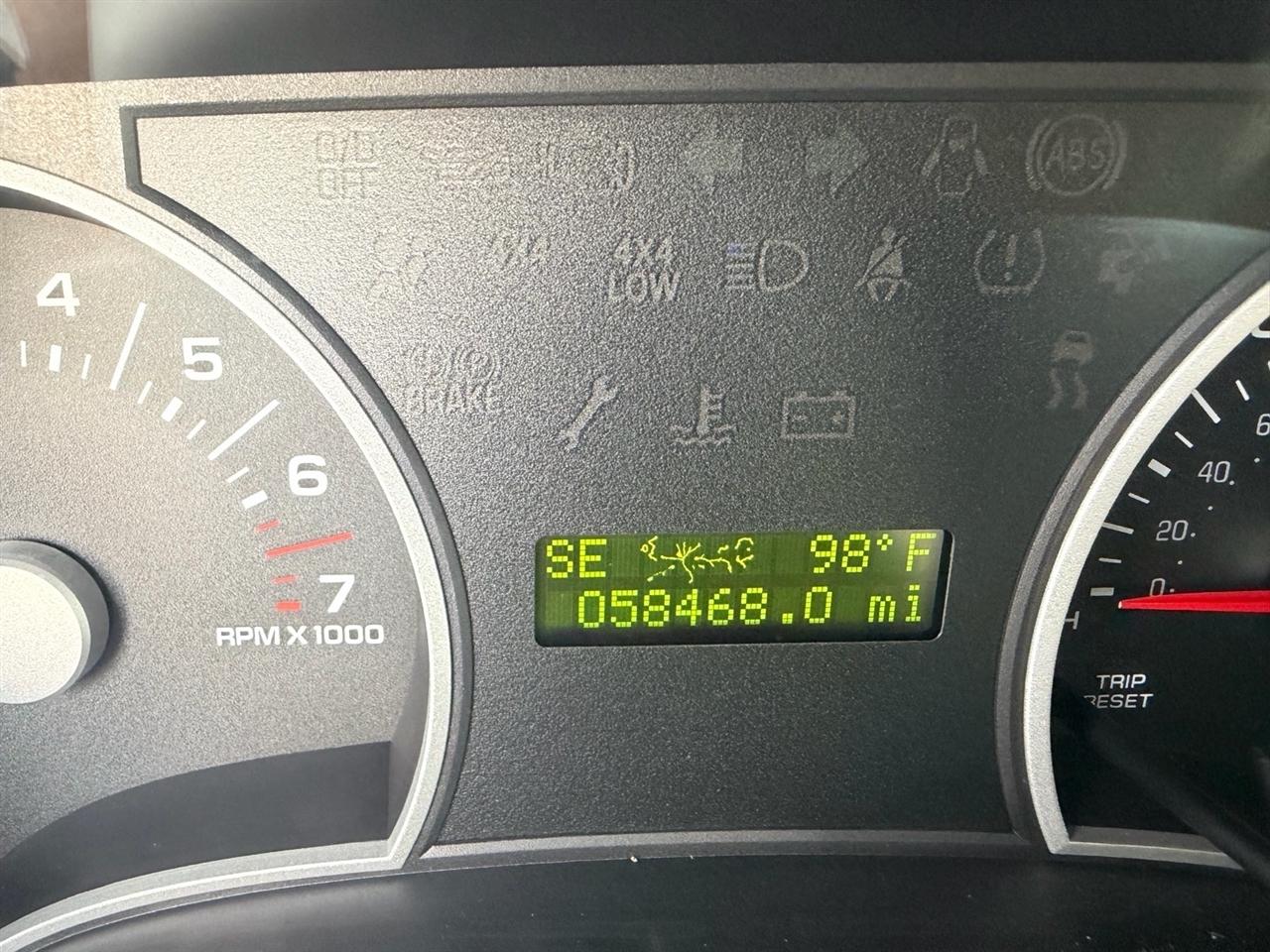 Ford Explorer 4dr 114" WB 4.0L XLS 4WD 2006