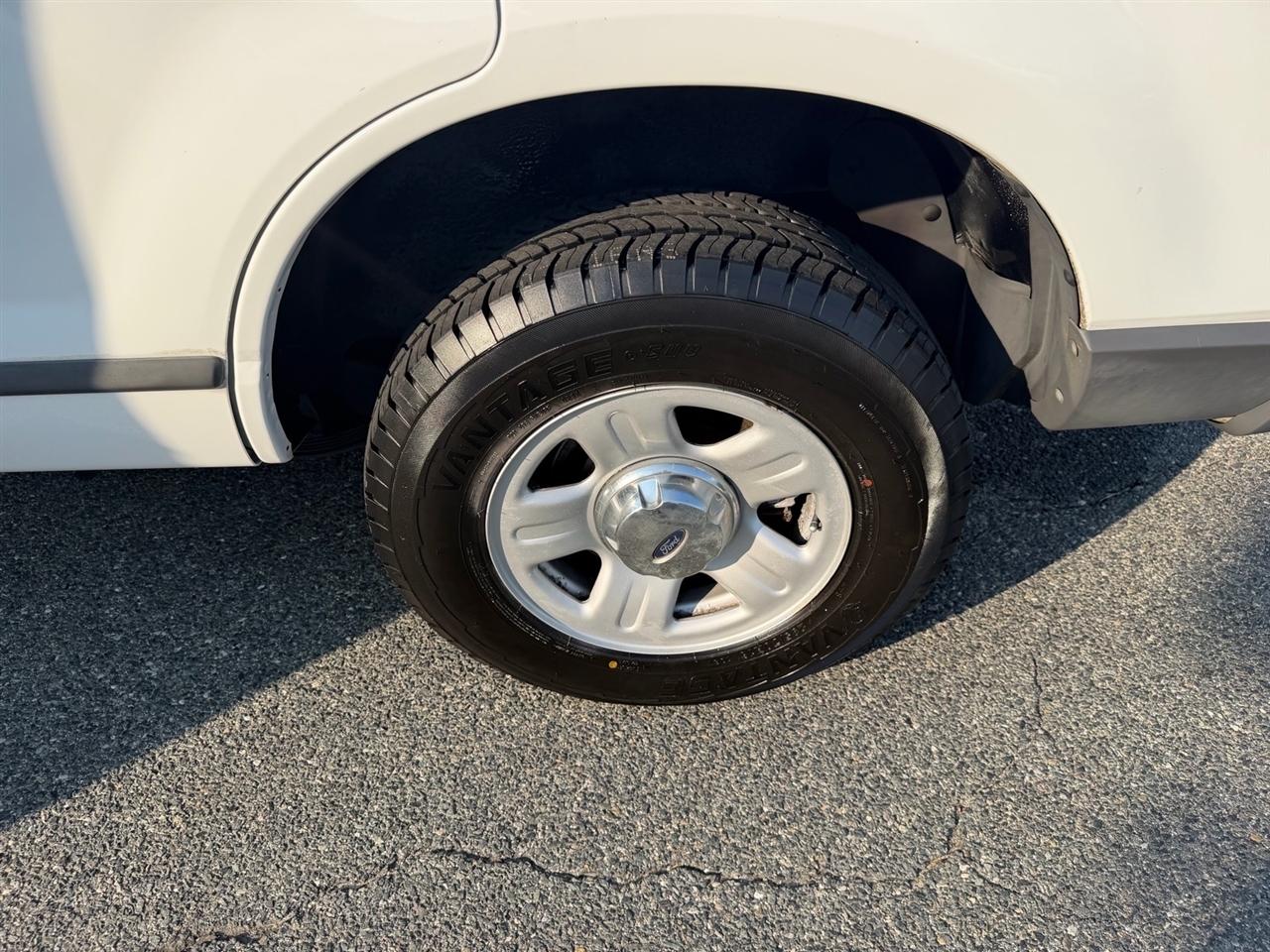 Ford Explorer 4dr 114" WB 4.0L XLS 4WD 2006