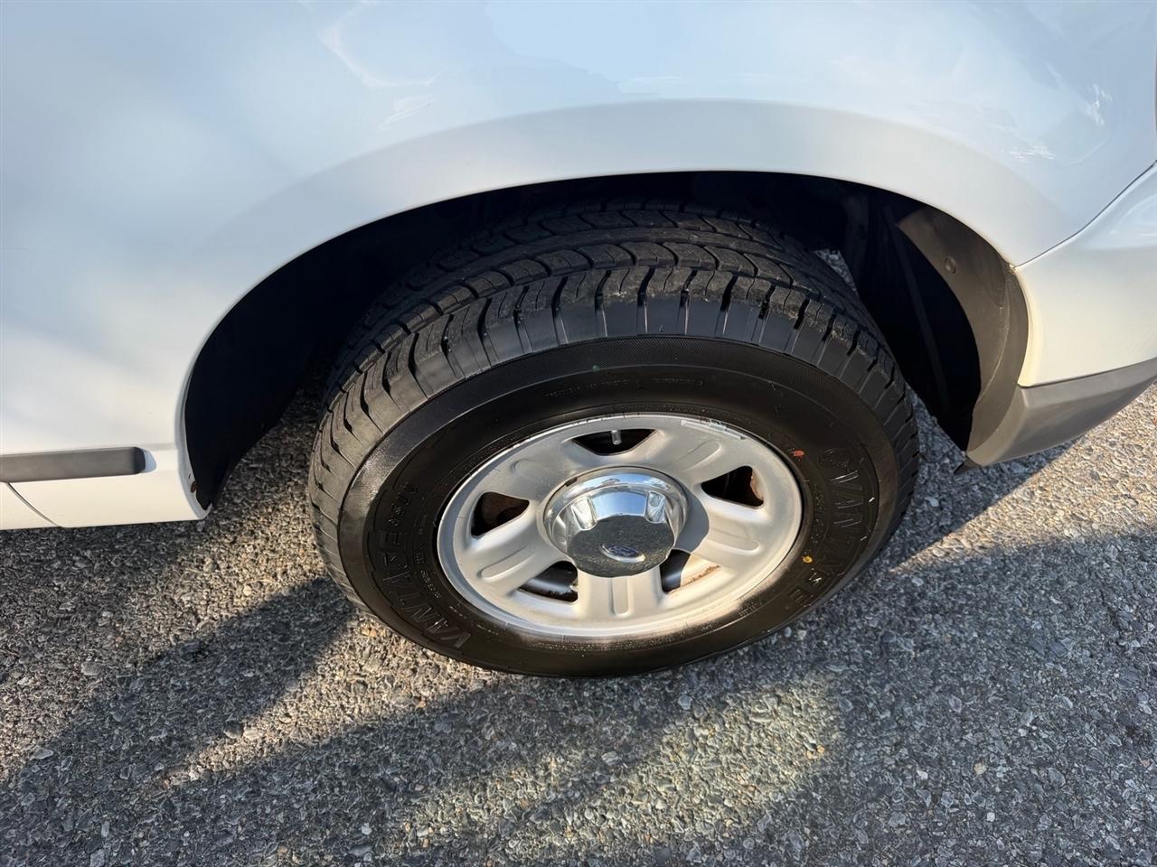 Ford Explorer 4dr 114" WB 4.0L XLS 4WD 2006