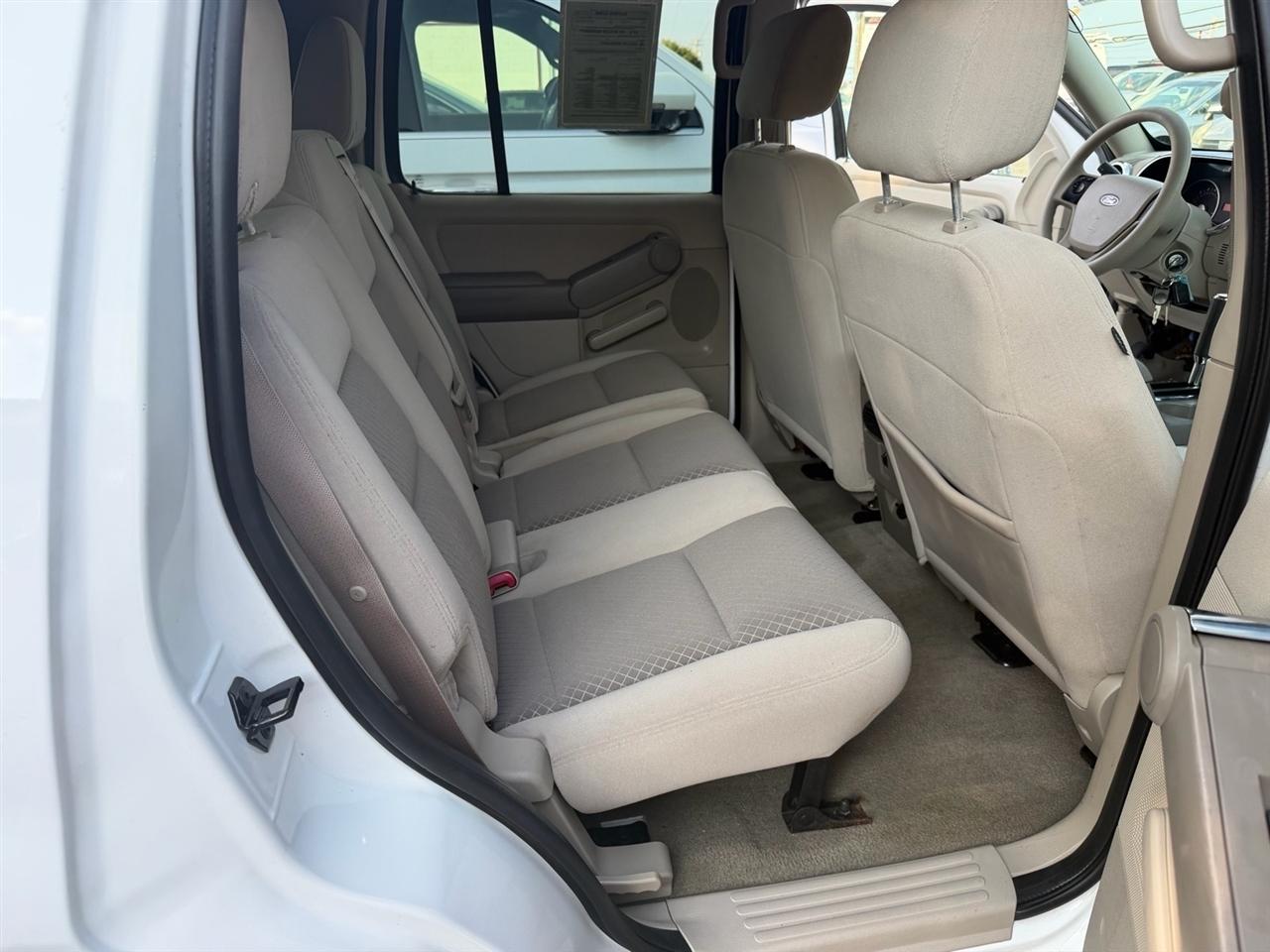 Ford Explorer 4dr 114" WB 4.0L XLS 4WD 2006