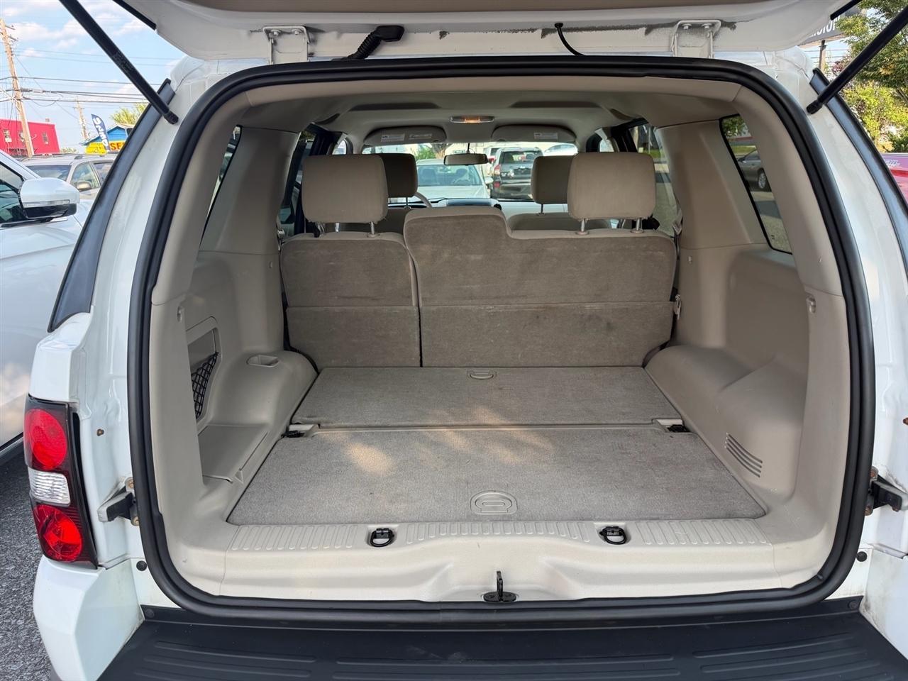 Ford Explorer 4dr 114" WB 4.0L XLS 4WD 2006