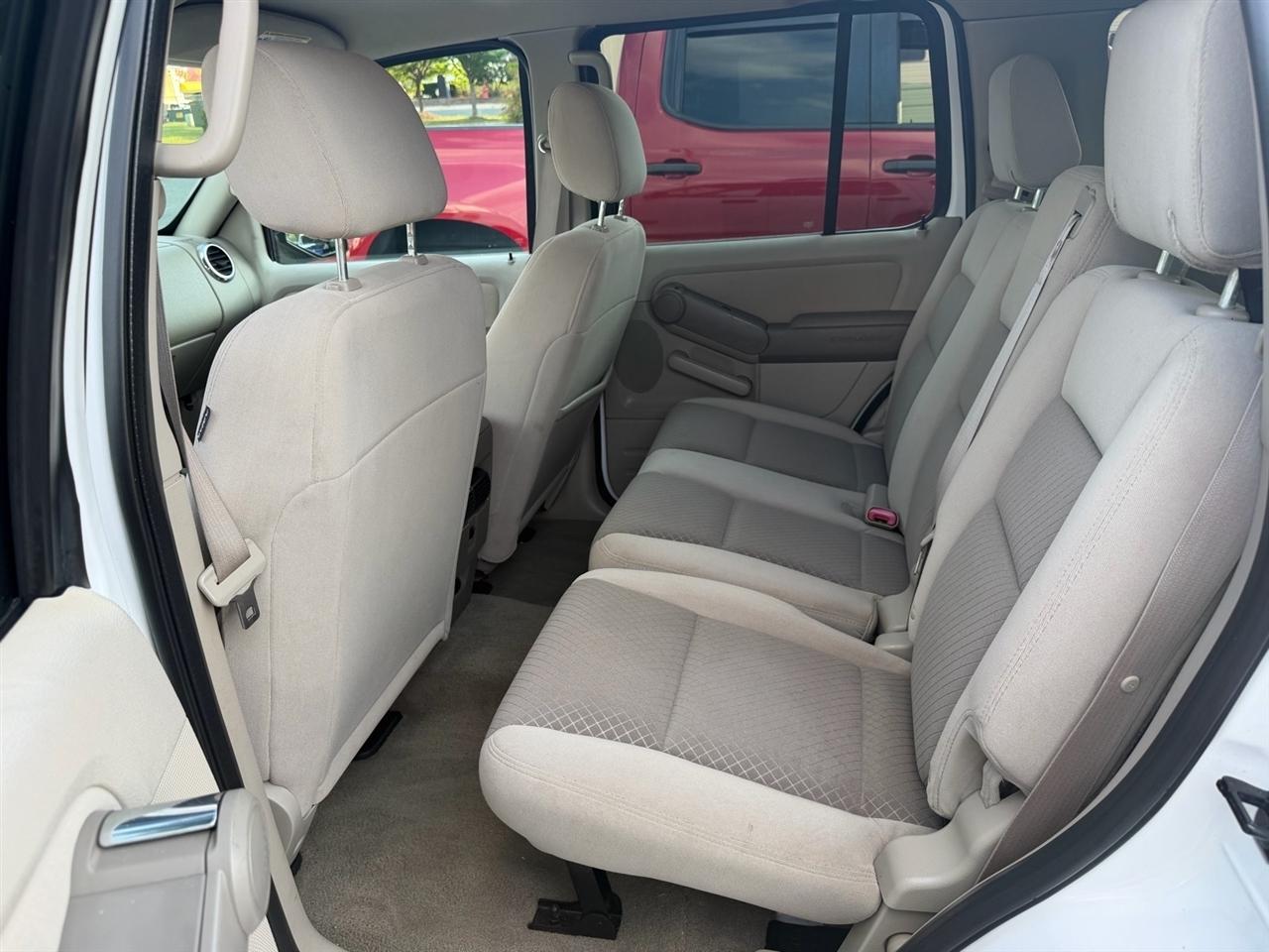 Ford Explorer 4dr 114" WB 4.0L XLS 4WD 2006
