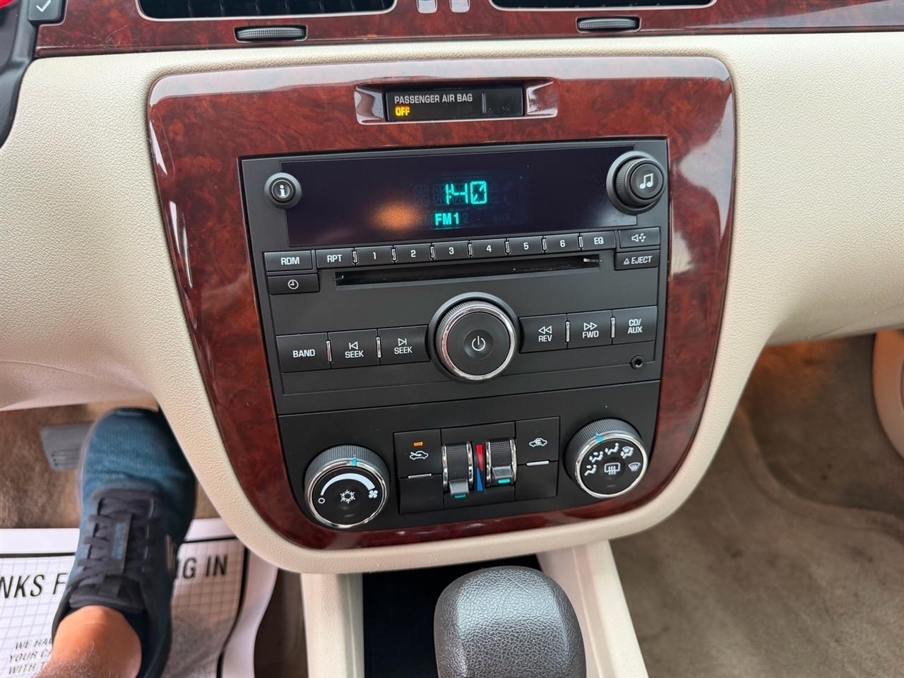 Chevrolet Impala 4dr Sdn LS 2009