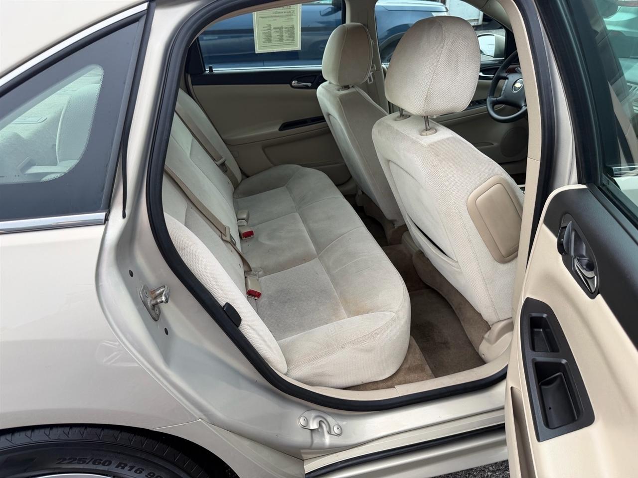 Chevrolet Impala 4dr Sdn LS 2009
