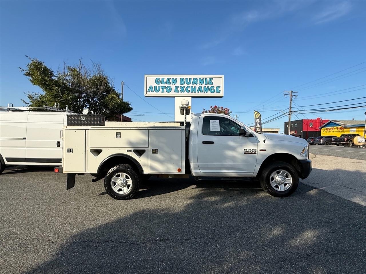 RAM 3500 Chassis Cab Tradesman 4WD Reg Cab 60" CA 143.5" WB 2018