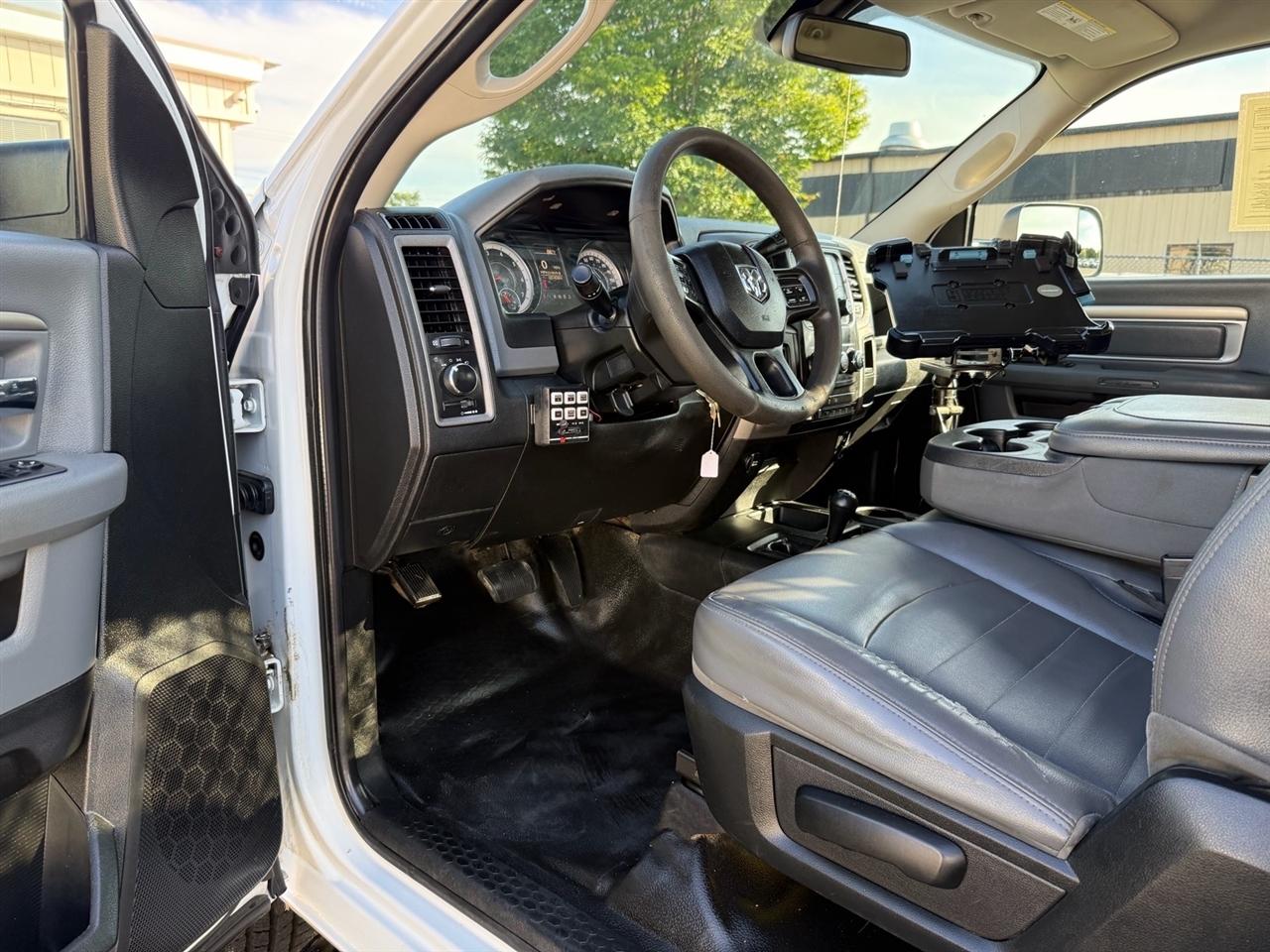 RAM 3500 Chassis Cab Tradesman 4WD Reg Cab 60" CA 143.5" WB 2018