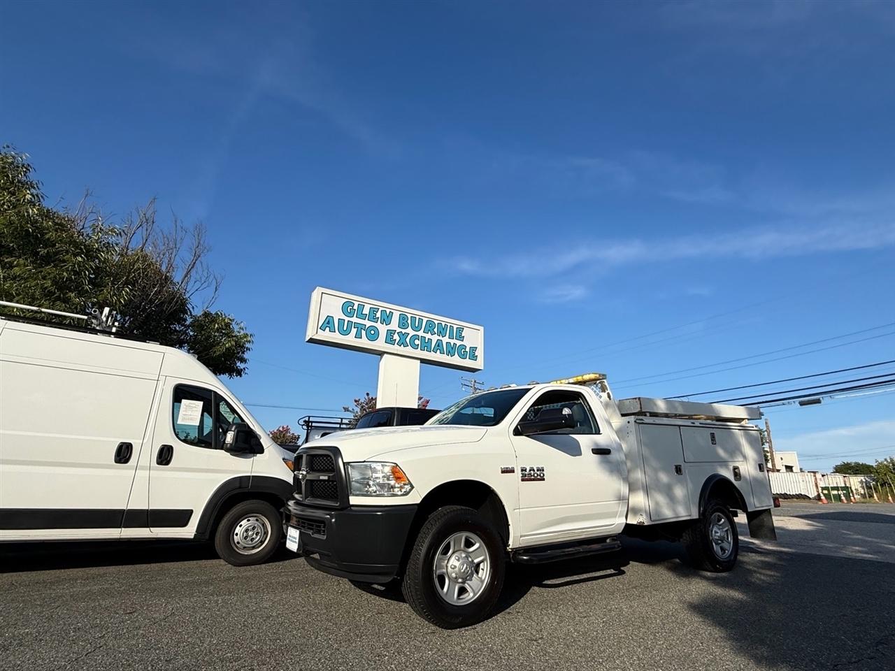 RAM 3500 Chassis Cab Tradesman 4WD Reg Cab 60" CA 143.5" WB 2018