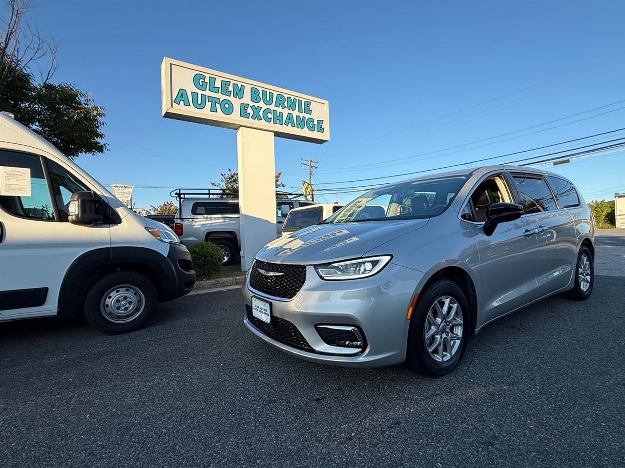 Chrysler Pacifica Touring L FWD 2024