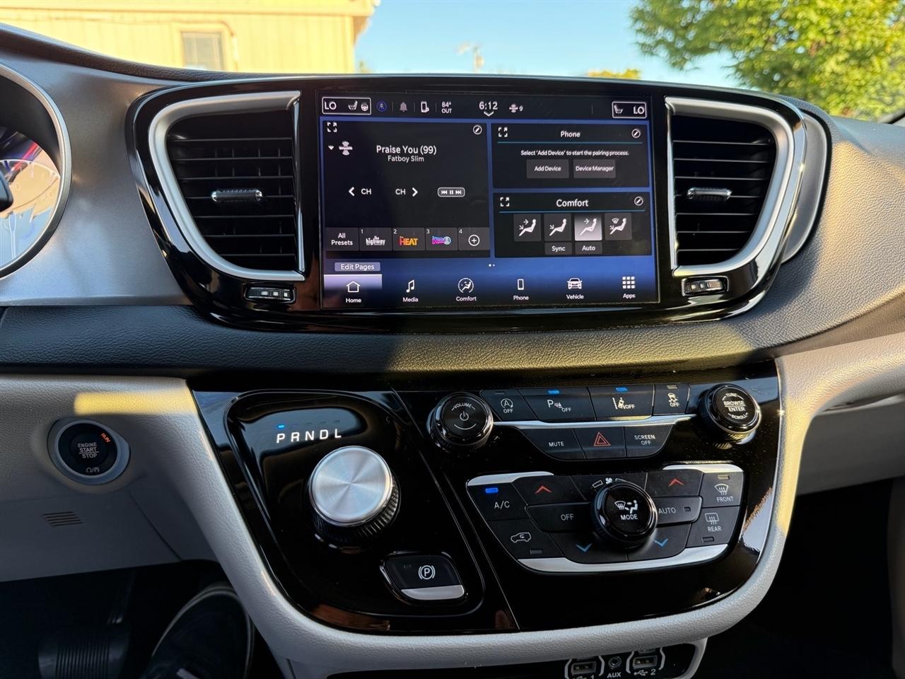 Chrysler Pacifica Touring L FWD 2024