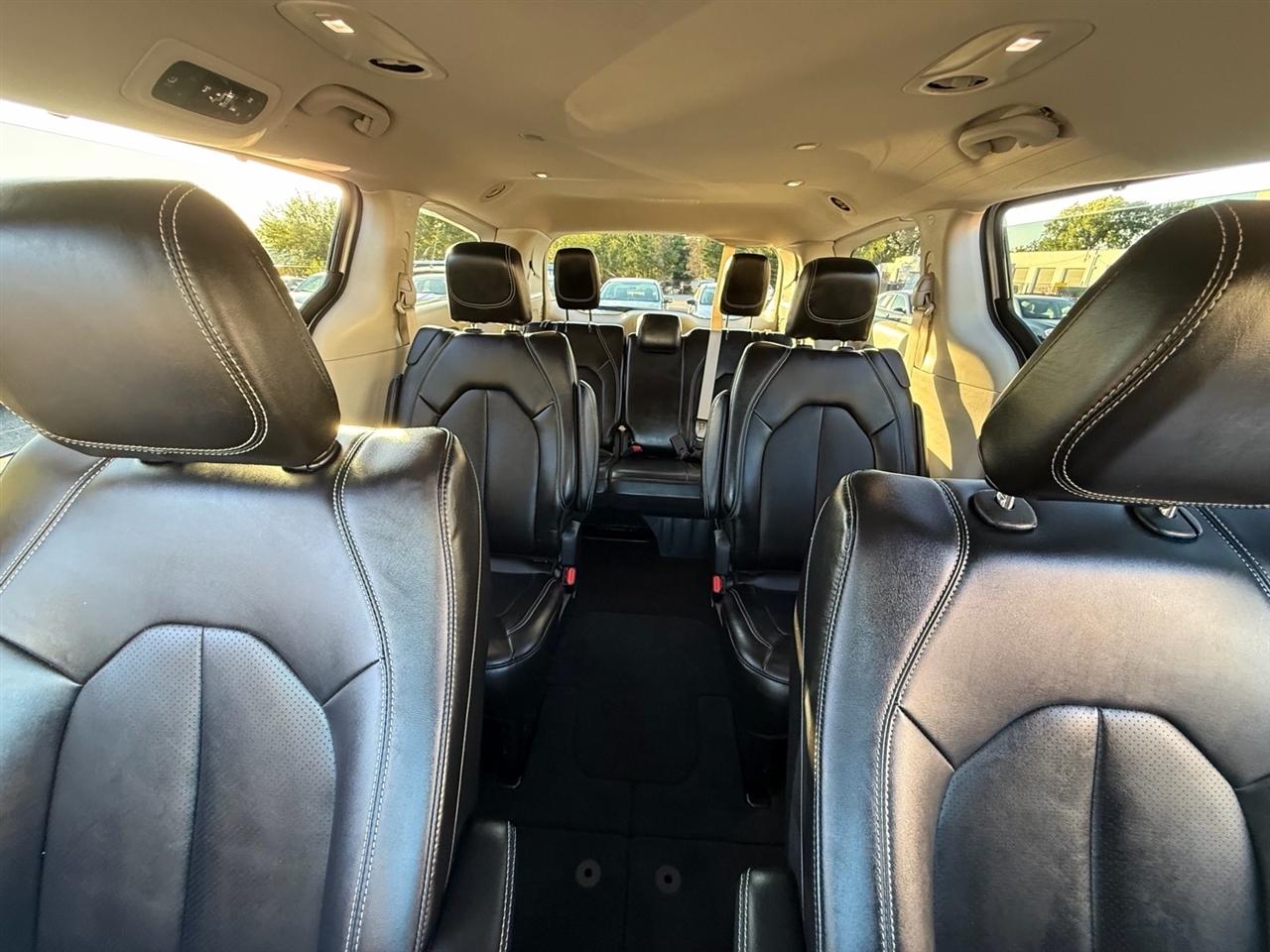 Chrysler Pacifica Touring L FWD 2024