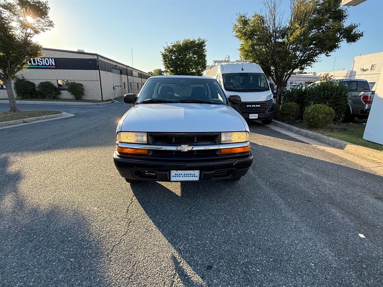 Chevrolet S-10 Reg Cab 108" WB 2003
