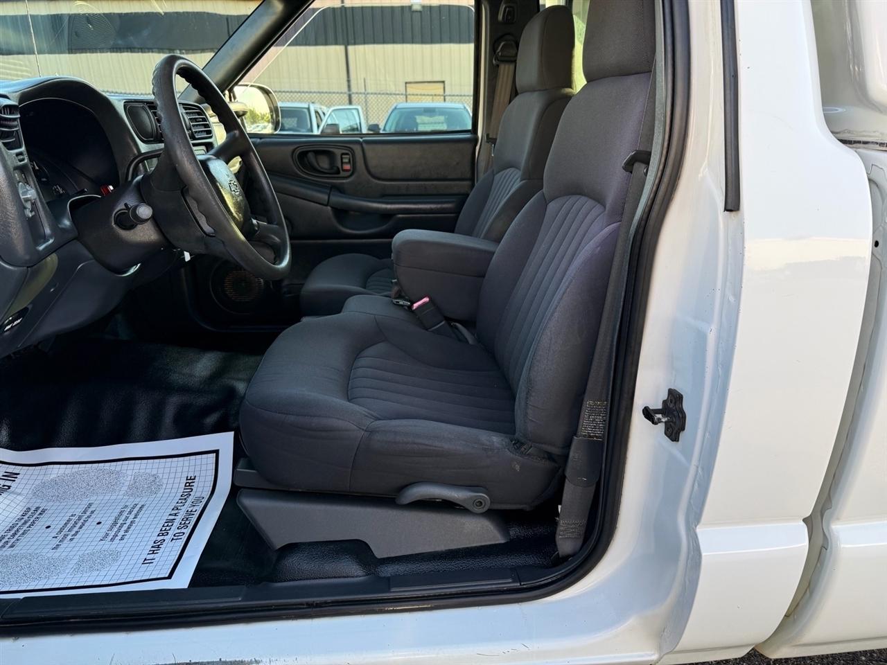Chevrolet S-10 Reg Cab 108" WB 2003
