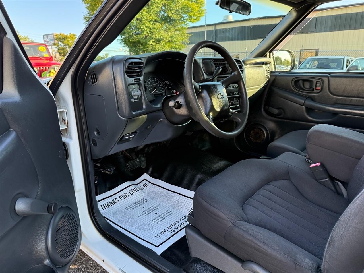 Chevrolet S-10 Reg Cab 108" WB 2003