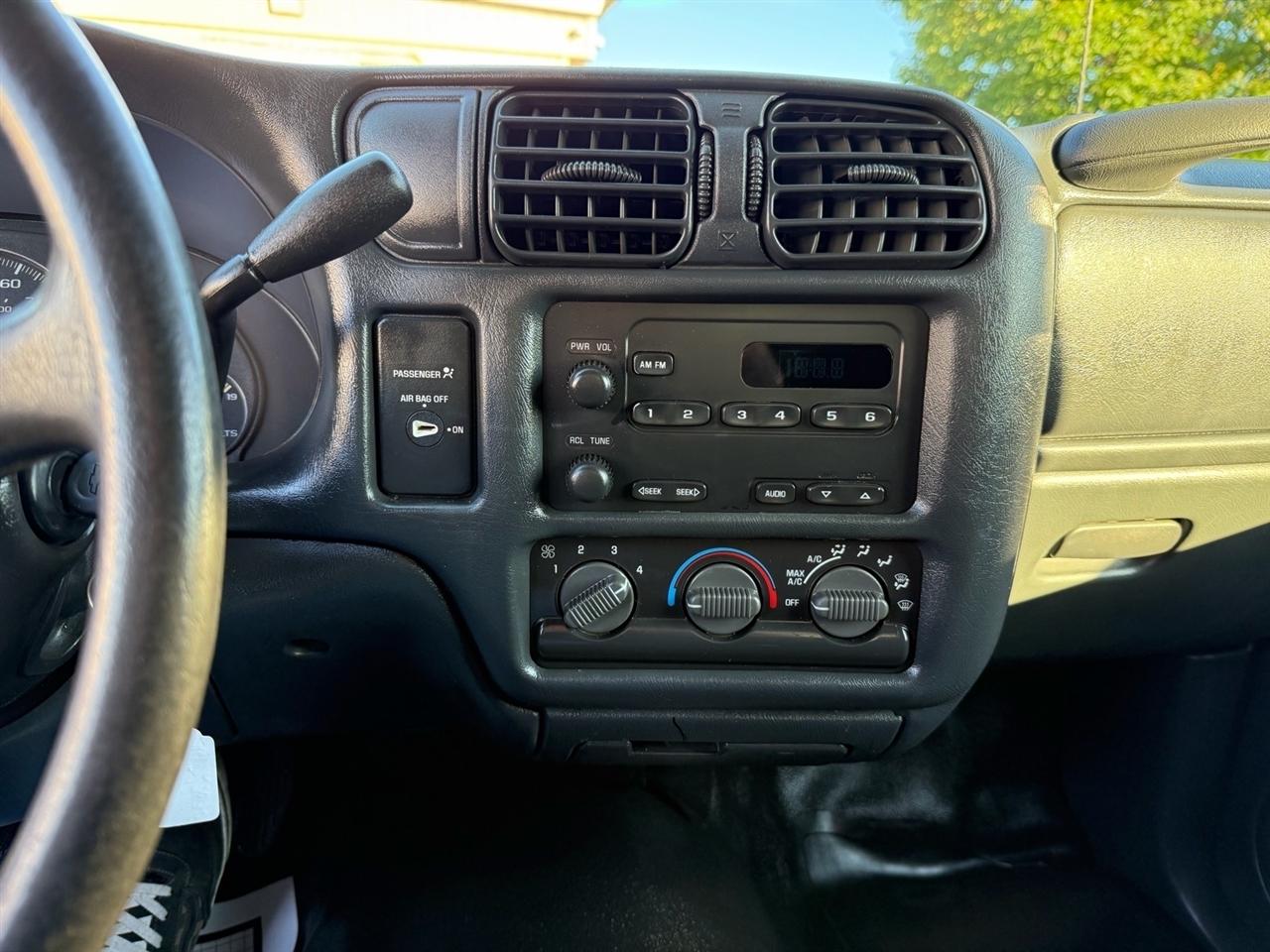 Chevrolet S-10 Reg Cab 108" WB 2003