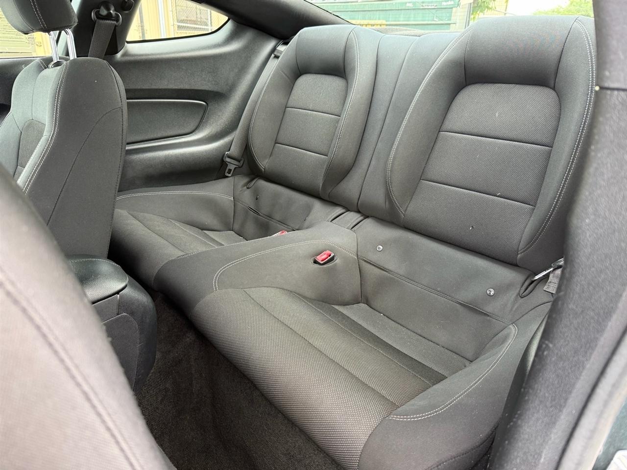 Ford Mustang 2dr Fastback V6 2015