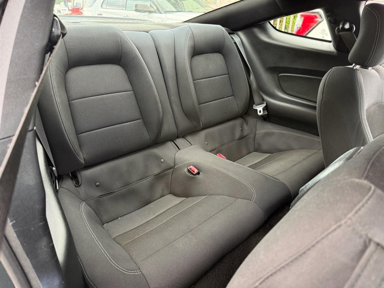 Ford Mustang 2dr Fastback V6 2015