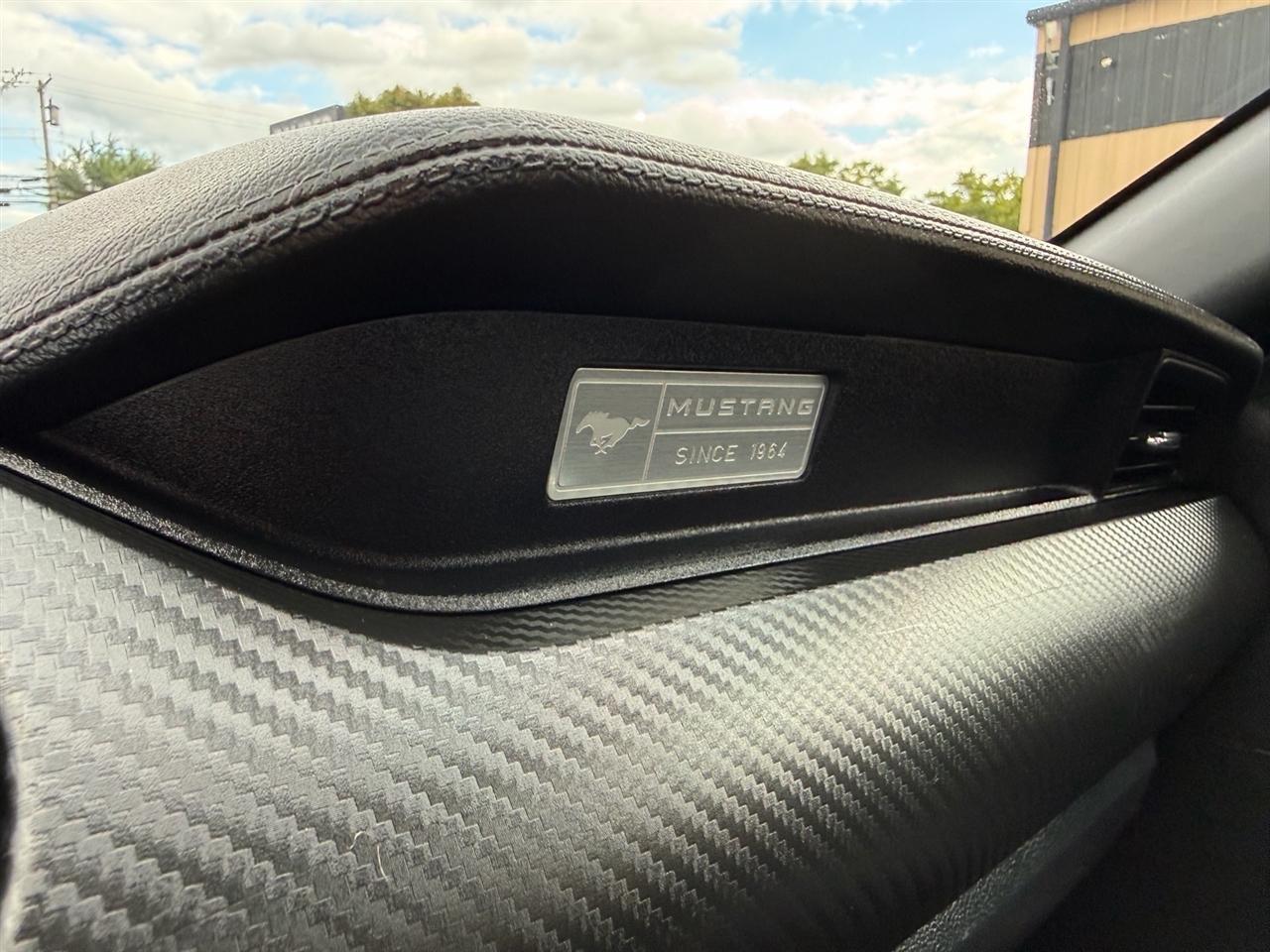 Ford Mustang 2dr Fastback V6 2015