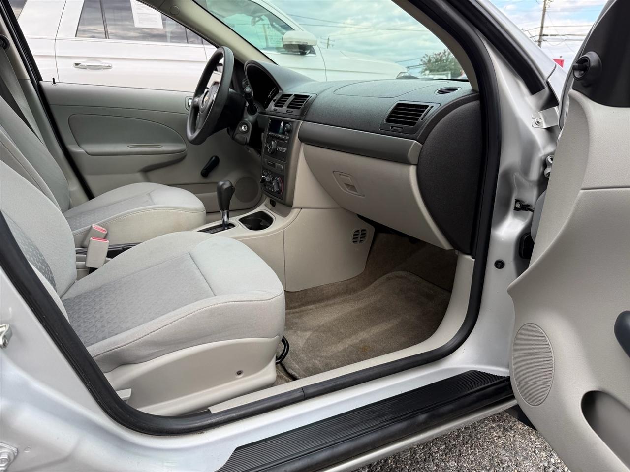 Chevrolet Cobalt 4dr Sdn LS 2008