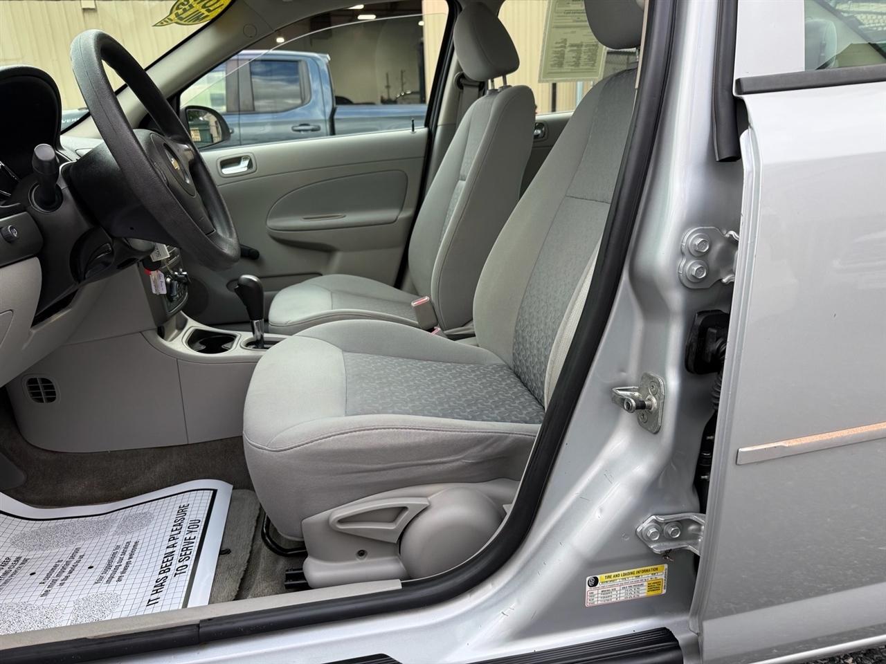 Chevrolet Cobalt 4dr Sdn LS 2008