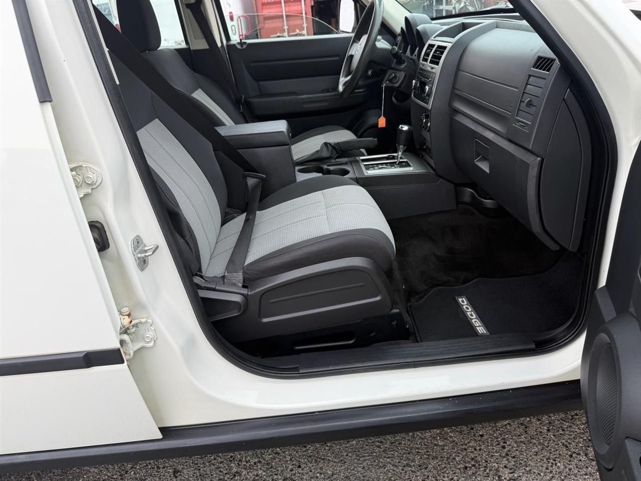 Dodge Nitro 4WD 4dr SXT 2008