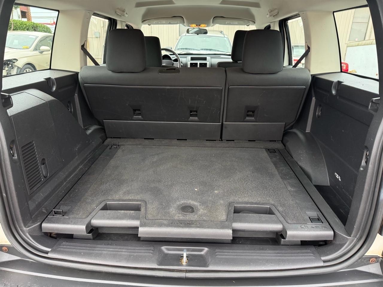 Dodge Nitro 4WD 4dr SXT 2008