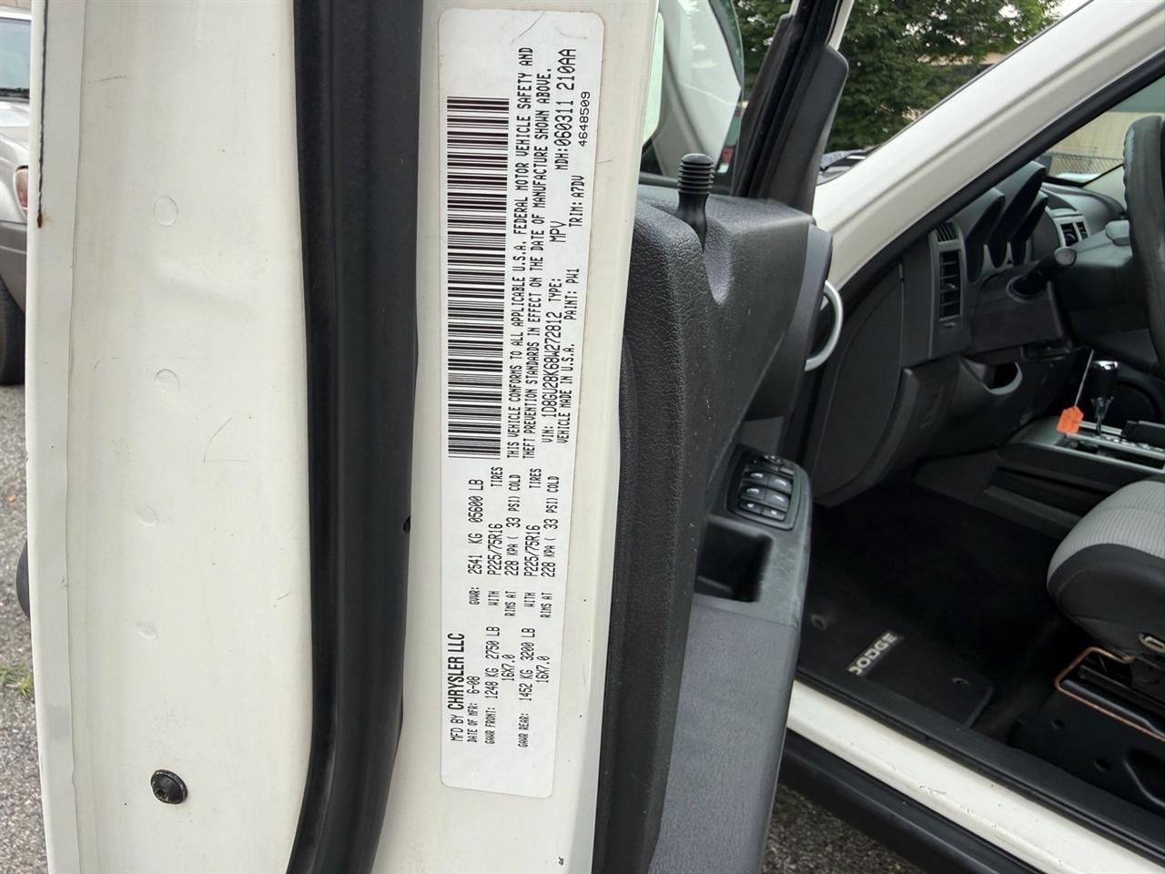 Dodge Nitro 4WD 4dr SXT 2008
