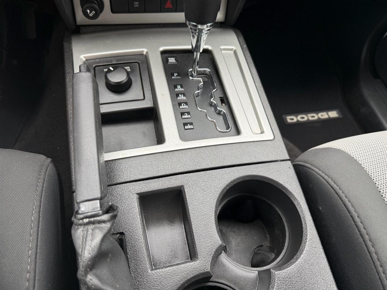 Dodge Nitro 4WD 4dr SXT 2008