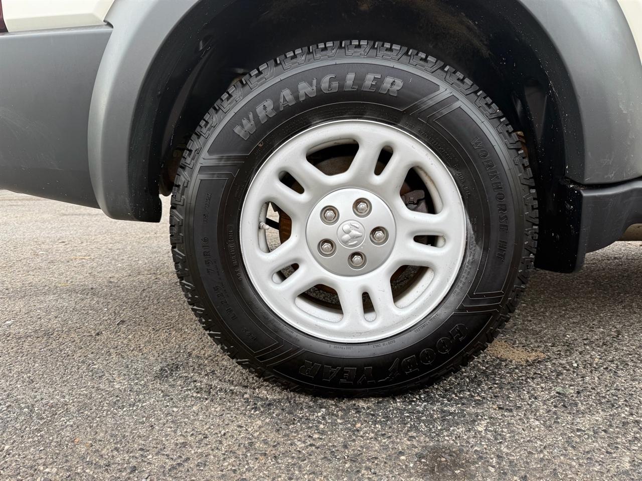 Dodge Nitro 4WD 4dr SXT 2008
