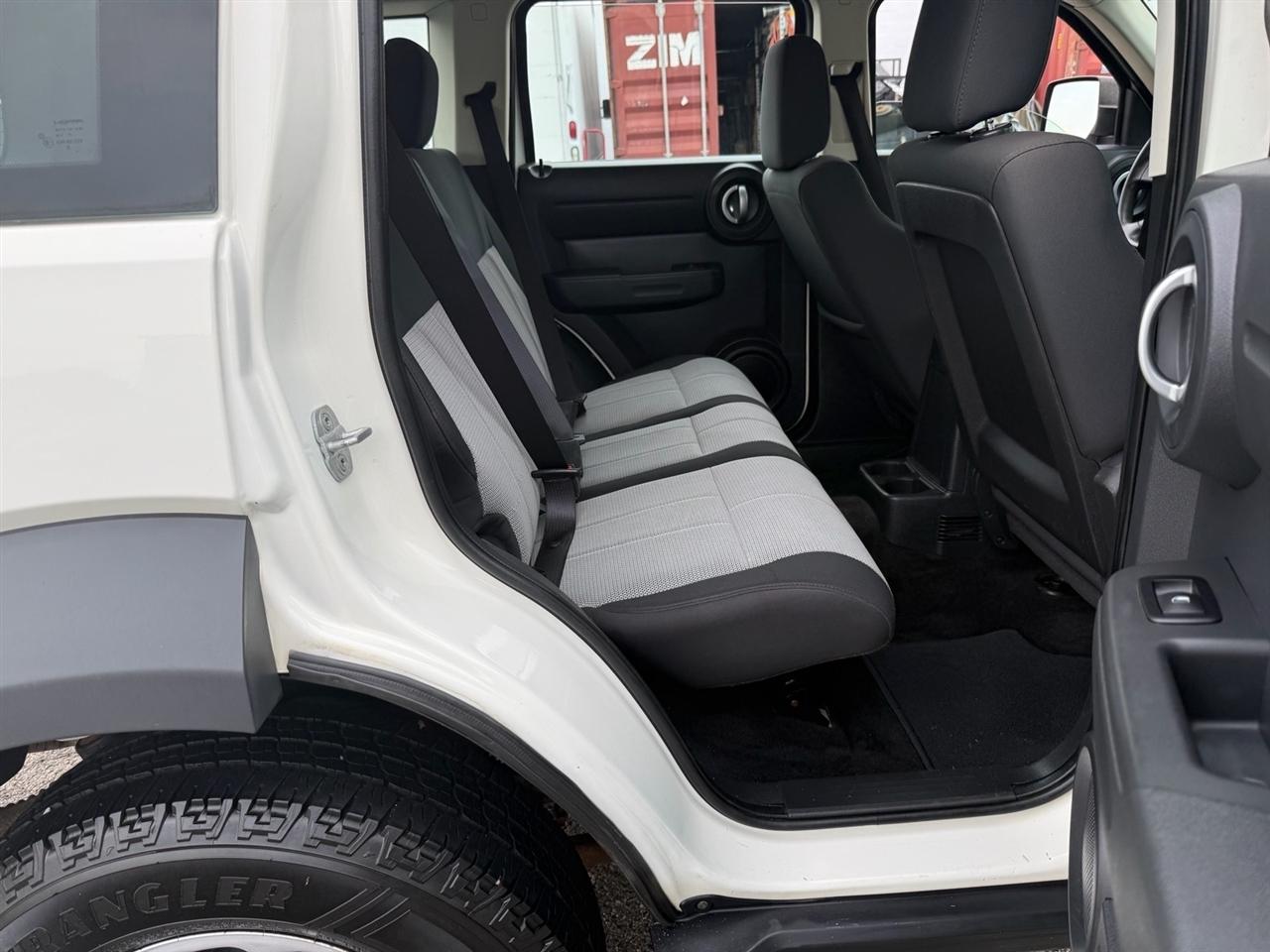 Dodge Nitro 4WD 4dr SXT 2008