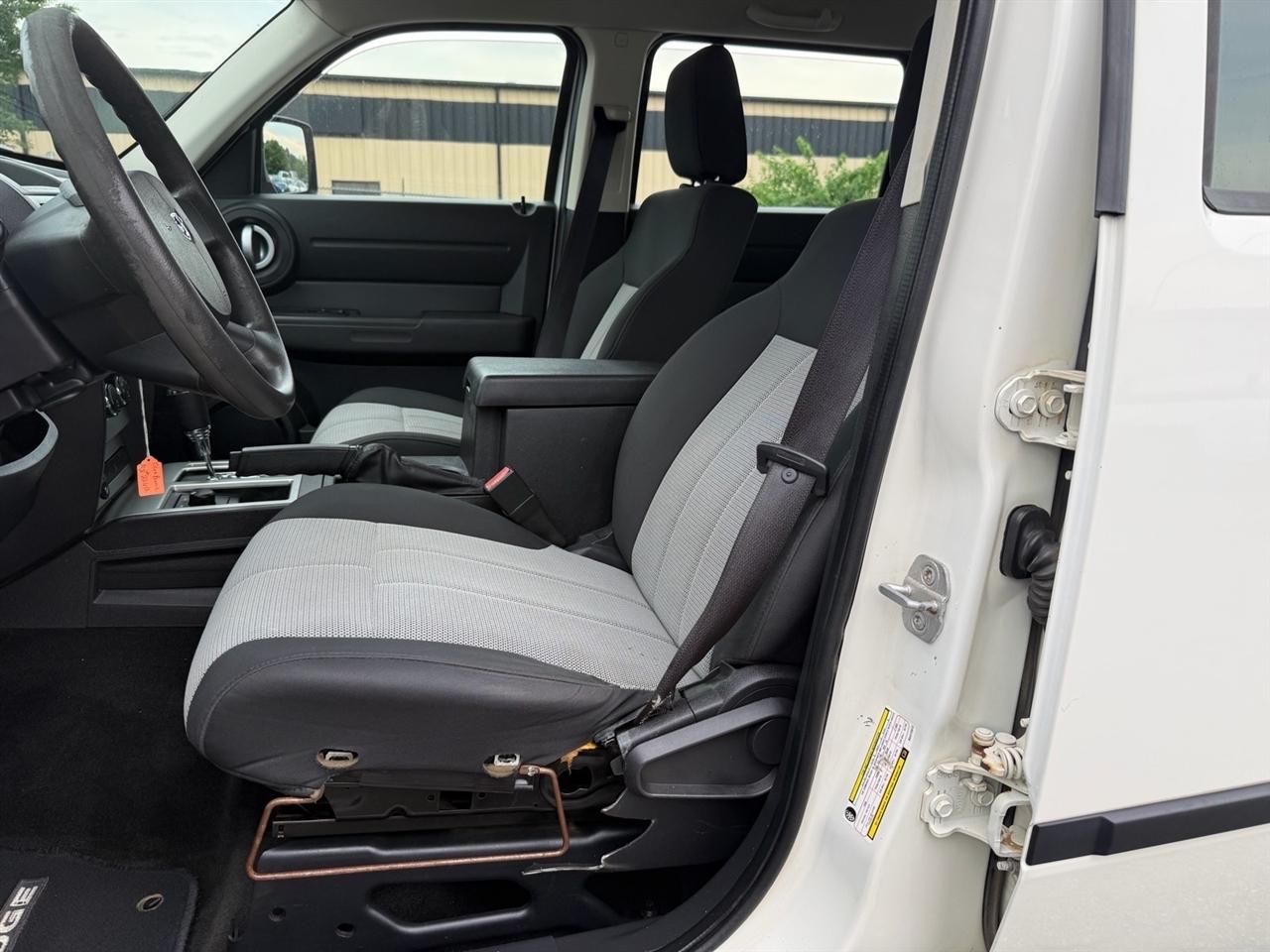 Dodge Nitro 4WD 4dr SXT 2008