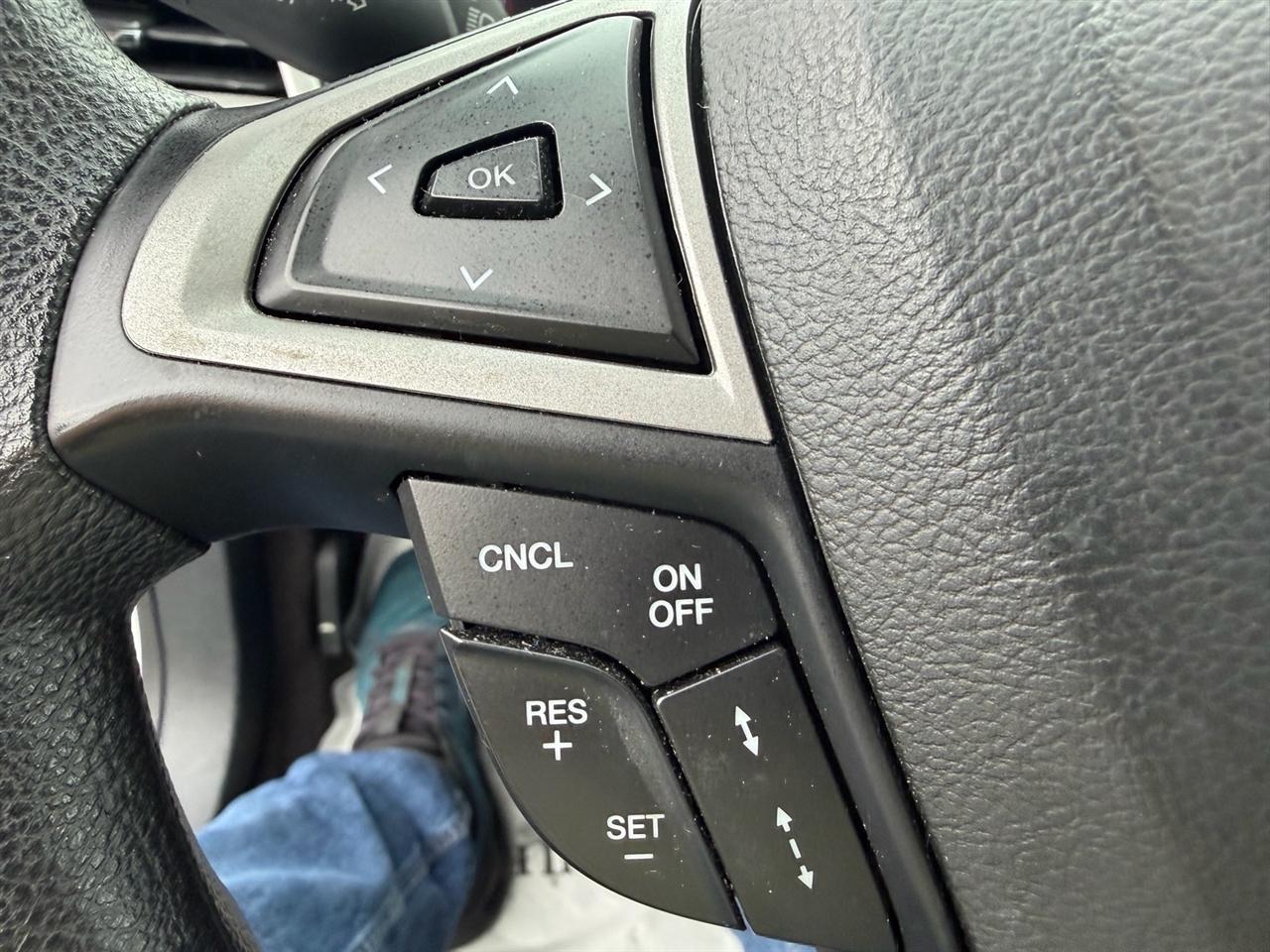 Ford Fusion Hybrid SE FWD 2019