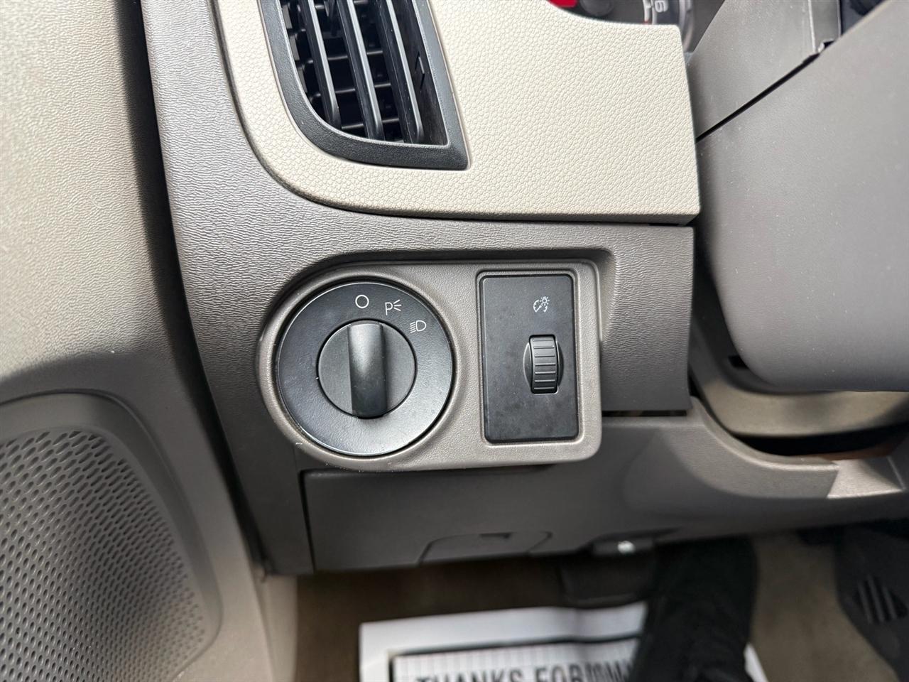 Ford Focus 4dr Sdn S 2009