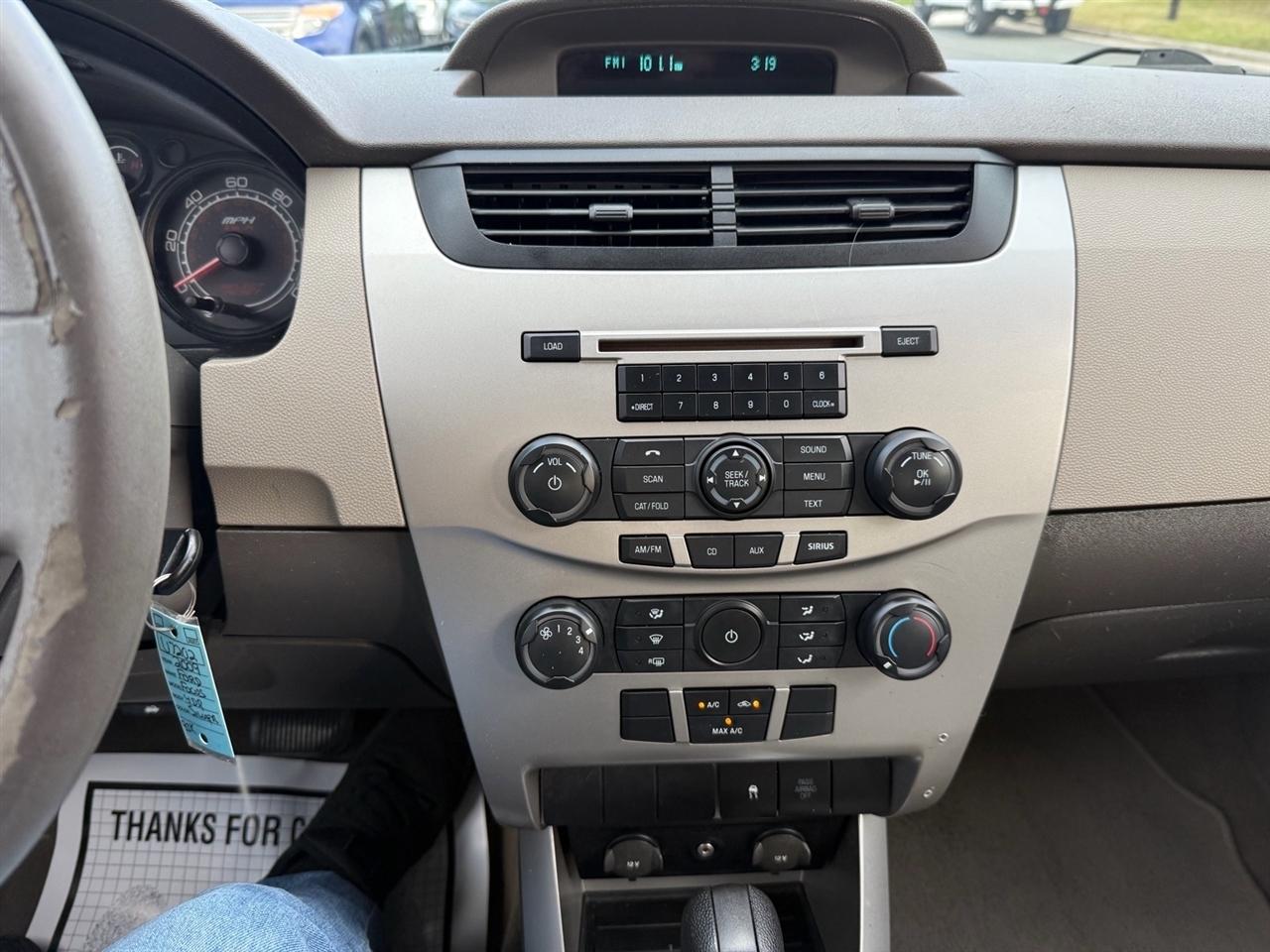 Ford Focus 4dr Sdn S 2009