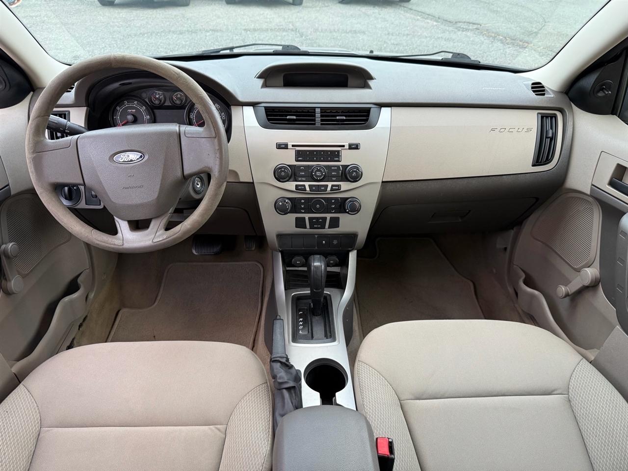 Ford Focus 4dr Sdn S 2009