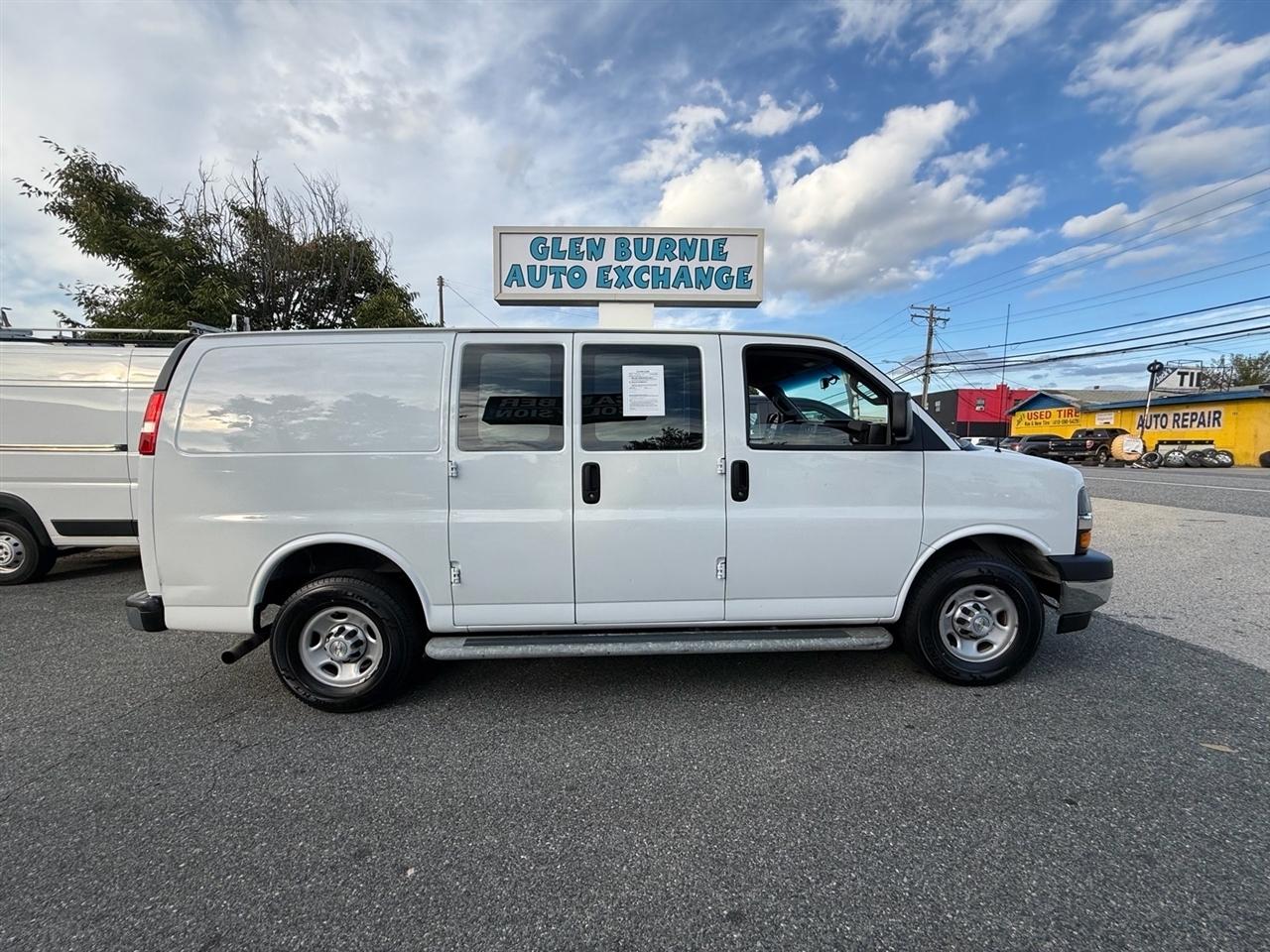 Chevrolet Express Cargo Van RWD 2500 135" 2020
