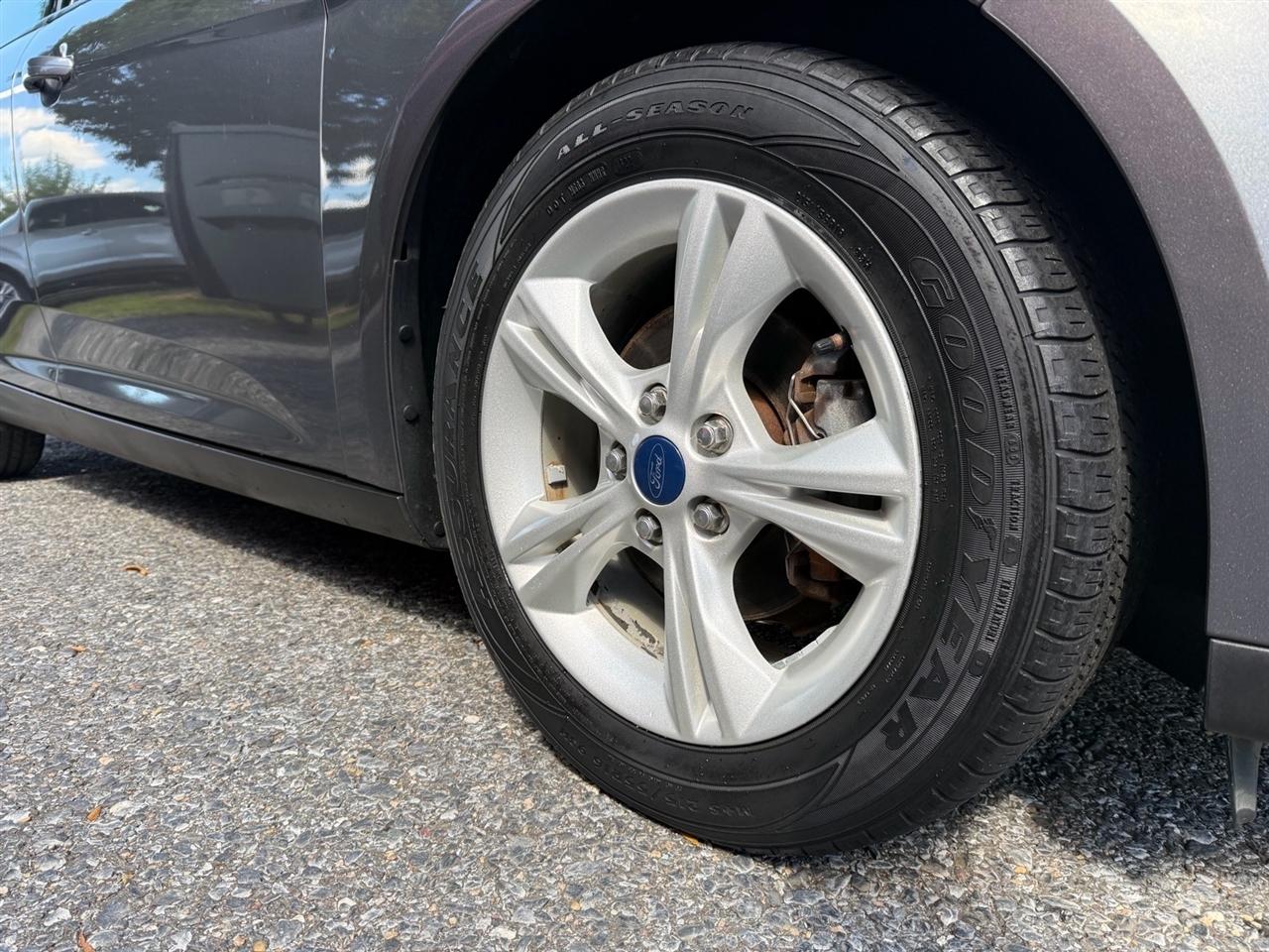 Ford Focus 4dr Sdn SE 2014