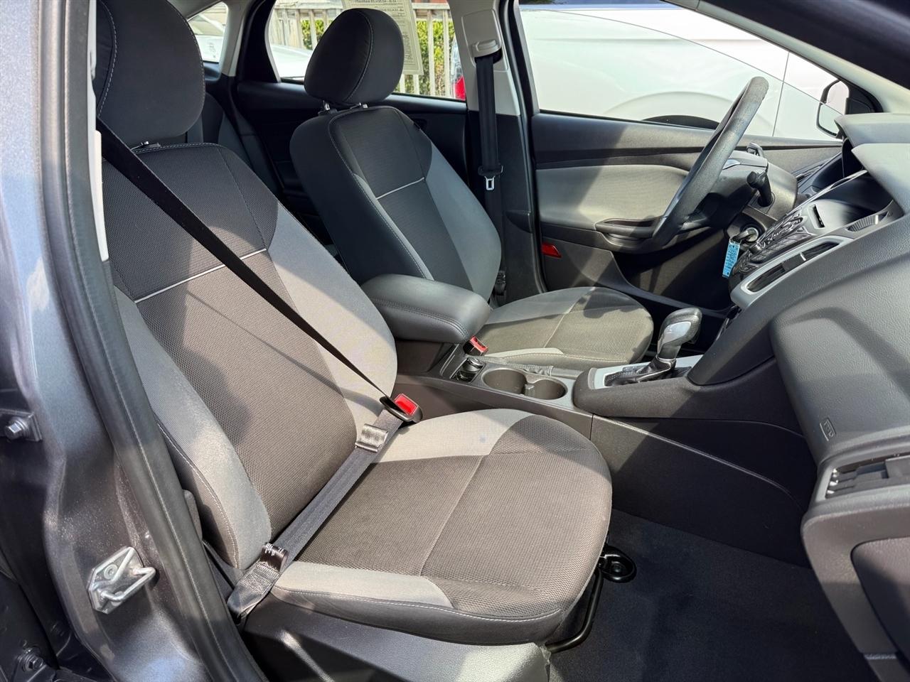 Ford Focus 4dr Sdn SE 2014