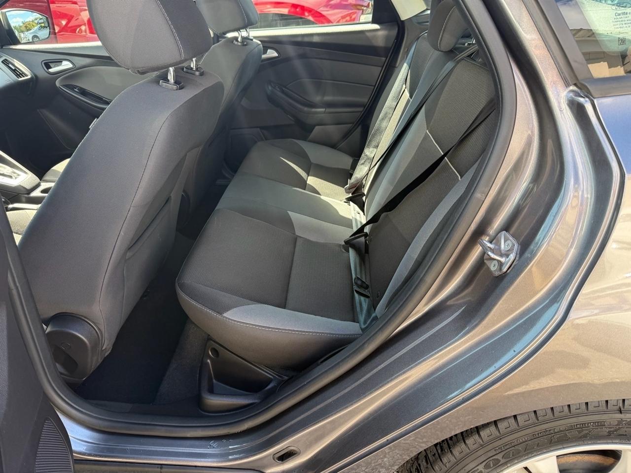 Ford Focus 4dr Sdn SE 2014