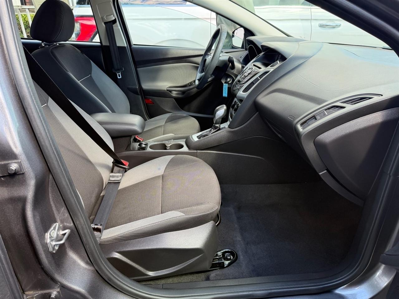 Ford Focus 4dr Sdn SE 2014