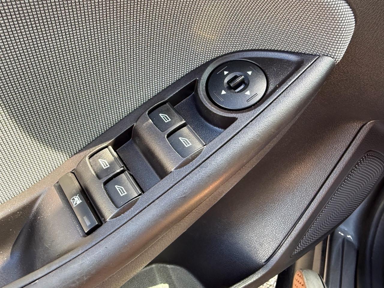 Ford Focus 4dr Sdn SE 2014